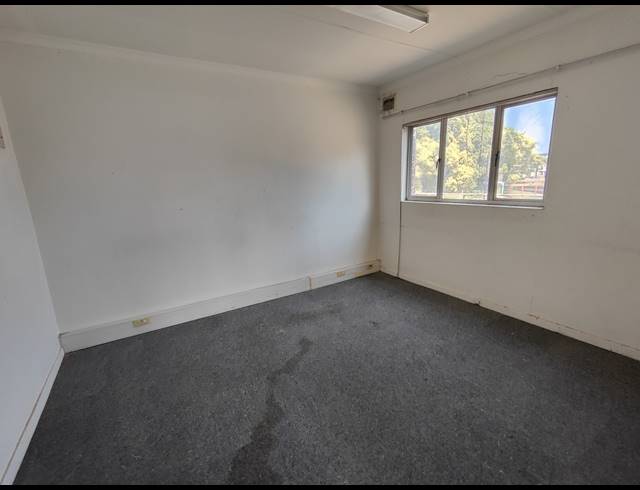 100M² OFFICE TO LET IN SPRINGFIELD